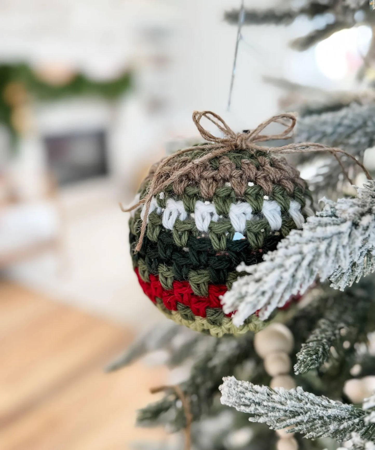 Holiday Weave Bauble Crochet Pattern