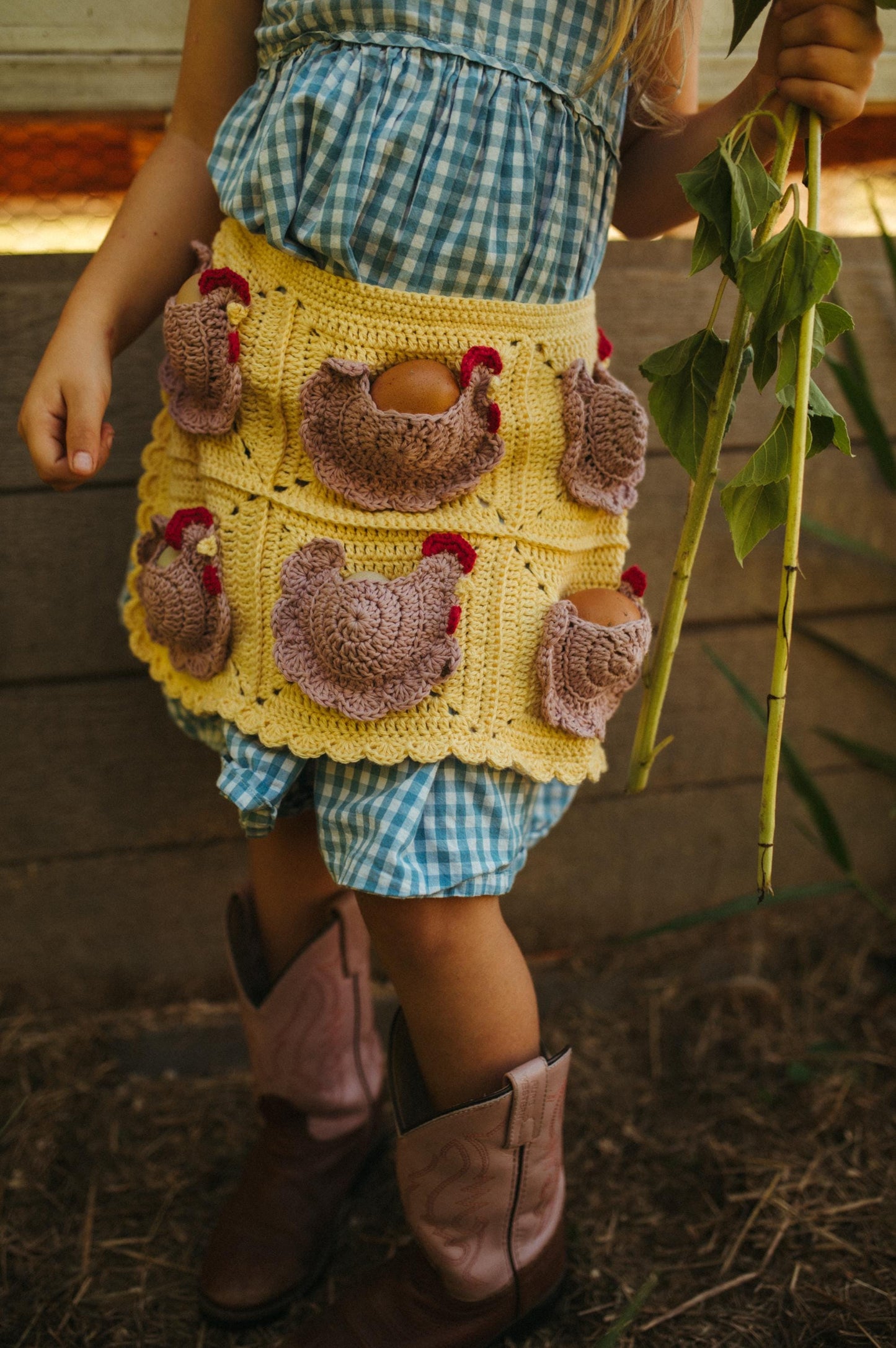 Mother Hen Egg Apron Crochet Pattern