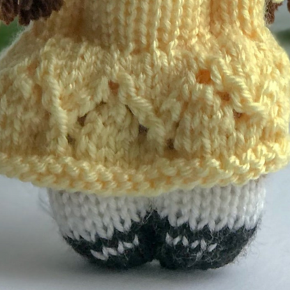 Garden Party Girls Knitting Pattern
