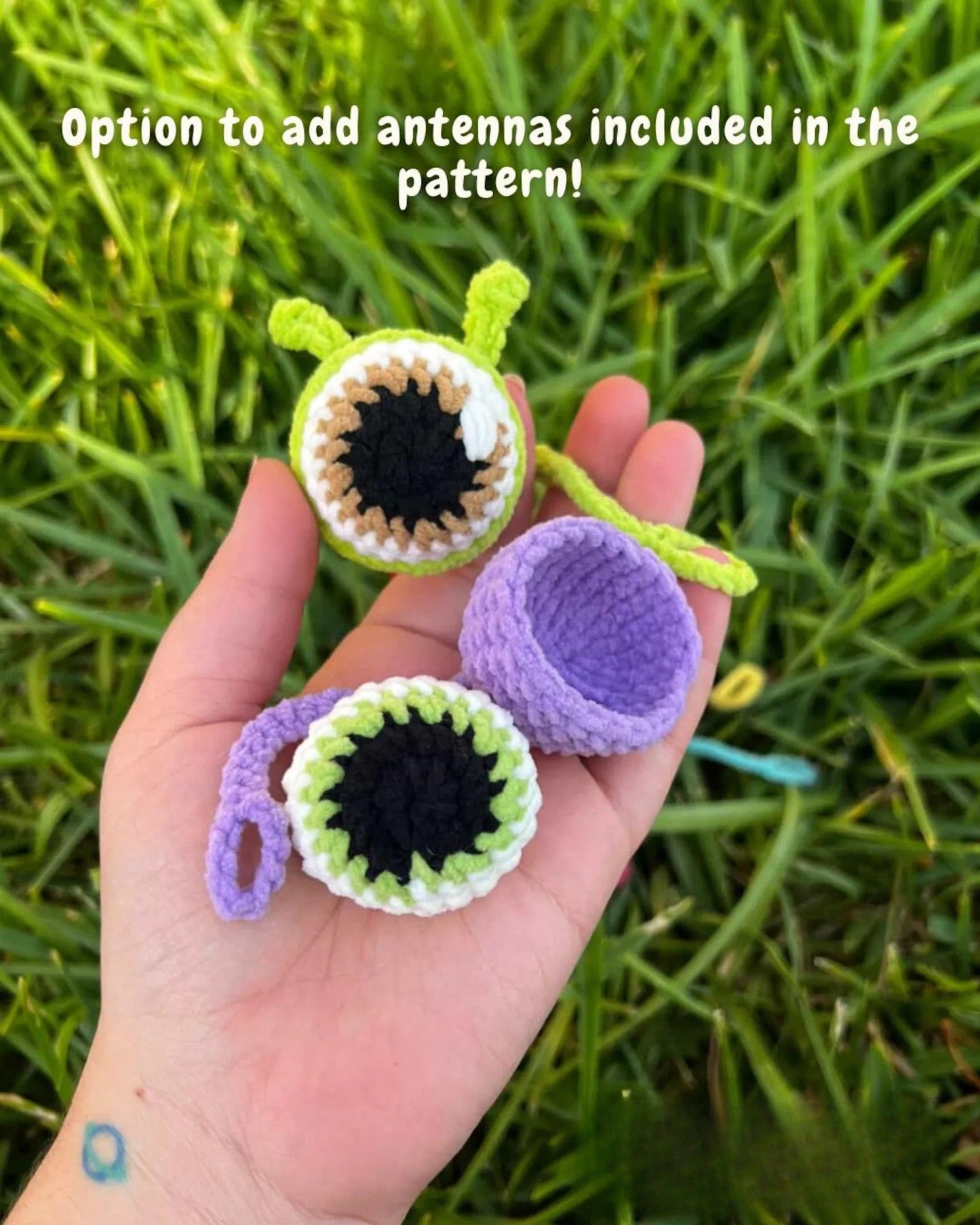 Tiny Silly Eyeball Crochet Pattern