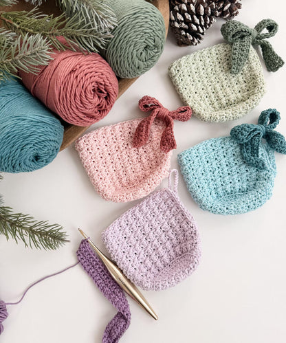 Winterberry Mug Cozy Crochet Pattern
