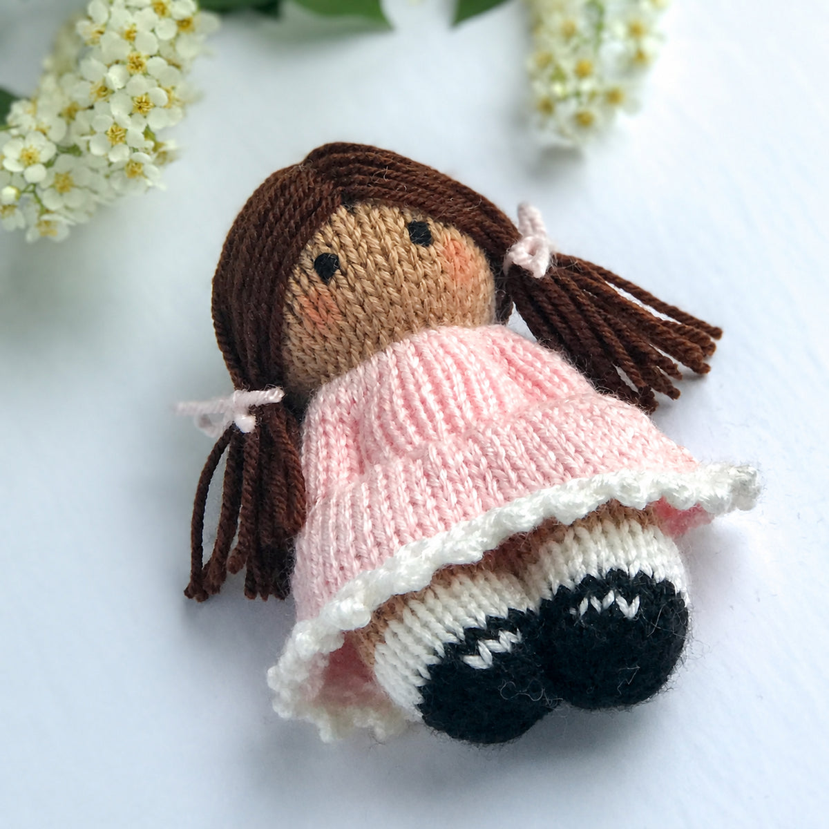 Garden Party Girls Knitting Pattern