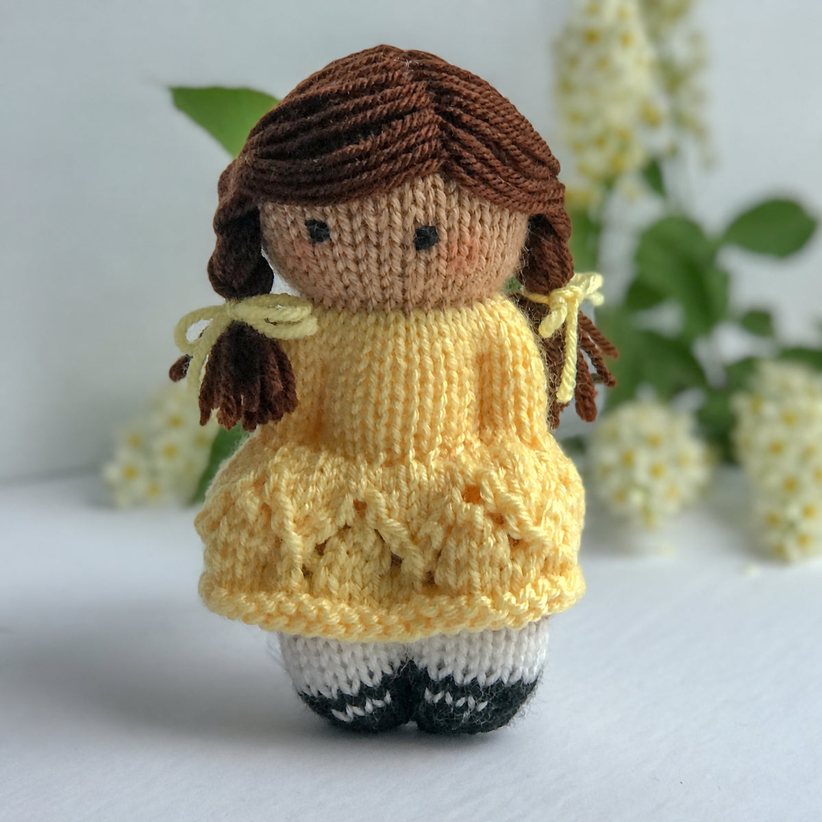 Garden Party Girls Knitting Pattern