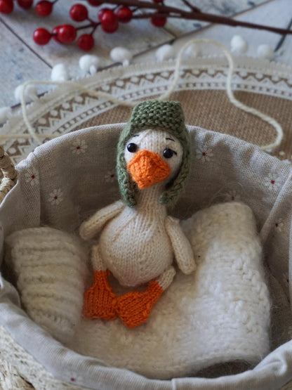 Tiny Goose Knitting Pattern
